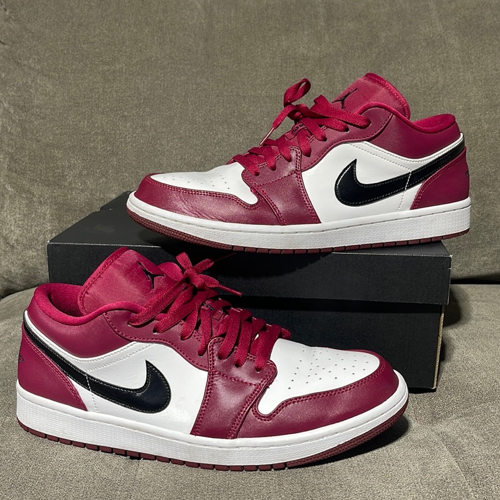 🥰🥰Nike Air Jordan 1 Low Noble Red/Black-White🥰🥰 - Picture 1 of 9